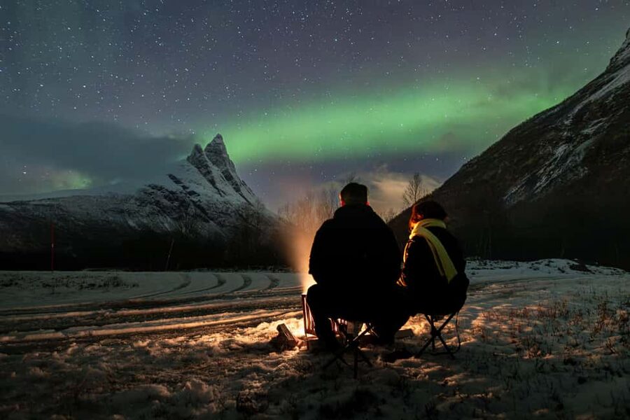 Tromsø: Northern Lights Hunt with Photos and Hot Food - How the guide chooses a viewing spot