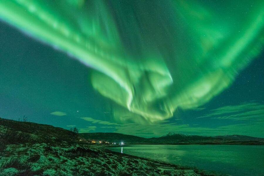 Tromsø: Northern Lights Hunt with Photos and Hot Food - Who will get the most from this tour