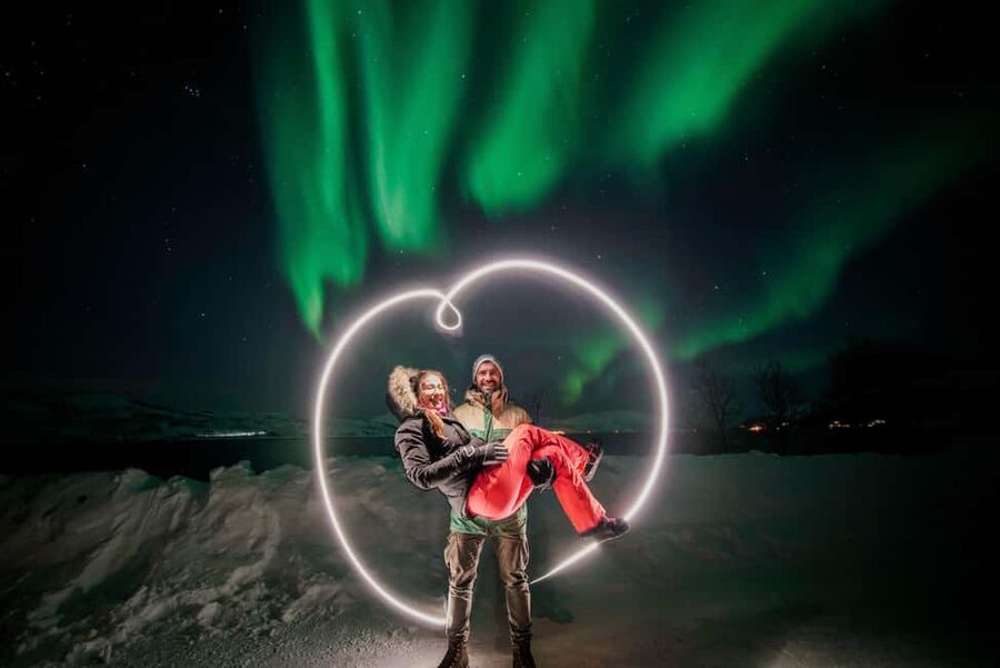Tromsø: Northern Lights Pioneer Tour with Photos Included - Key points at a glance