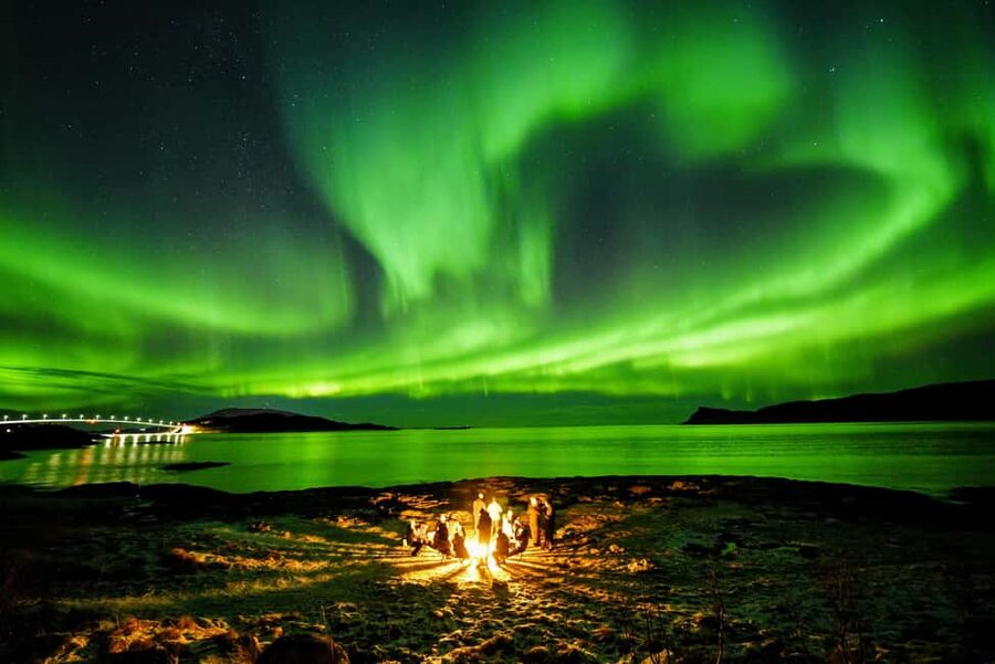 Tromsø: Northern Lights Pioneer Tour with Photos Included - The guides make the biggest difference