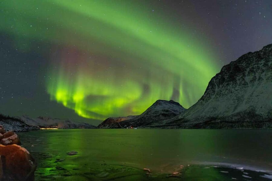 Tromsø: Northern Lights Tour with Dinner and Native Guide - Photos that save you from camera frustration