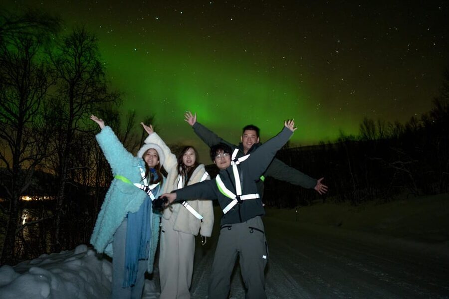 Tromsø: Northern Lights Tour with Local Guide and Photos - Why this Tromsø aurora chase feels different