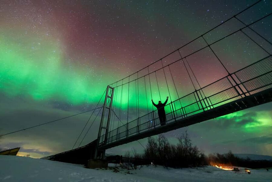 Tromsø: Northern Lights Tour with Photos, Hot Meal & Drinks - Meeting at Skolegata 24 before the six-hour chase