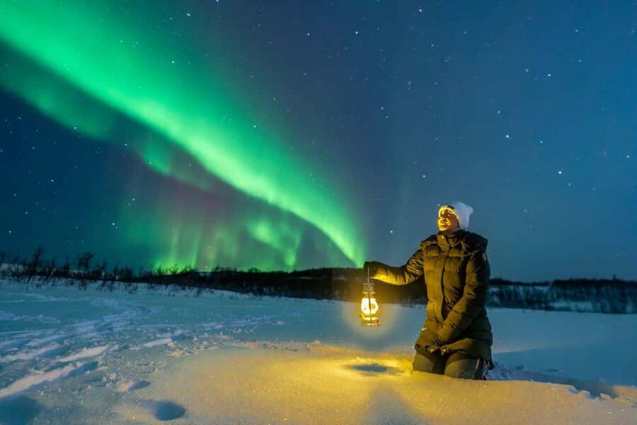 Tromsø: Northern Lights Tour with Photos, Hot Meal & Drinks - Food, warmth, and the heated toilet make a real difference