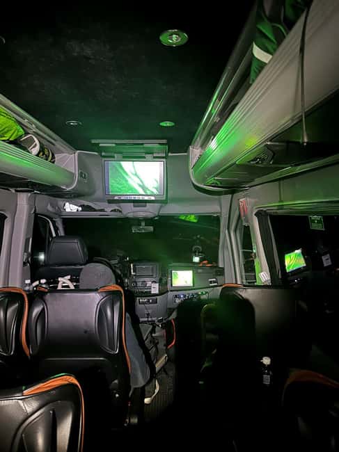 Tromsø: Northern Lights Tour with Photos, Hot Meal & Drinks - What the $229 price really buys