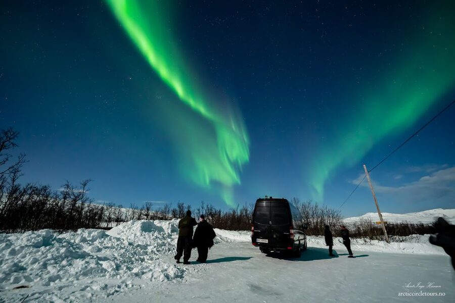Tromsø: Northern Lights Tour with Photos, Hot Meal & Drinks - Who will enjoy this tour most