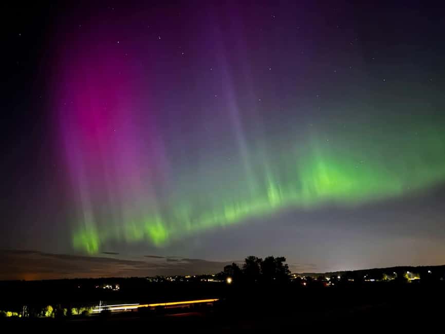 Tromsø: Northern Lights Tour with Photos & Snacks - What the $152 price really buys