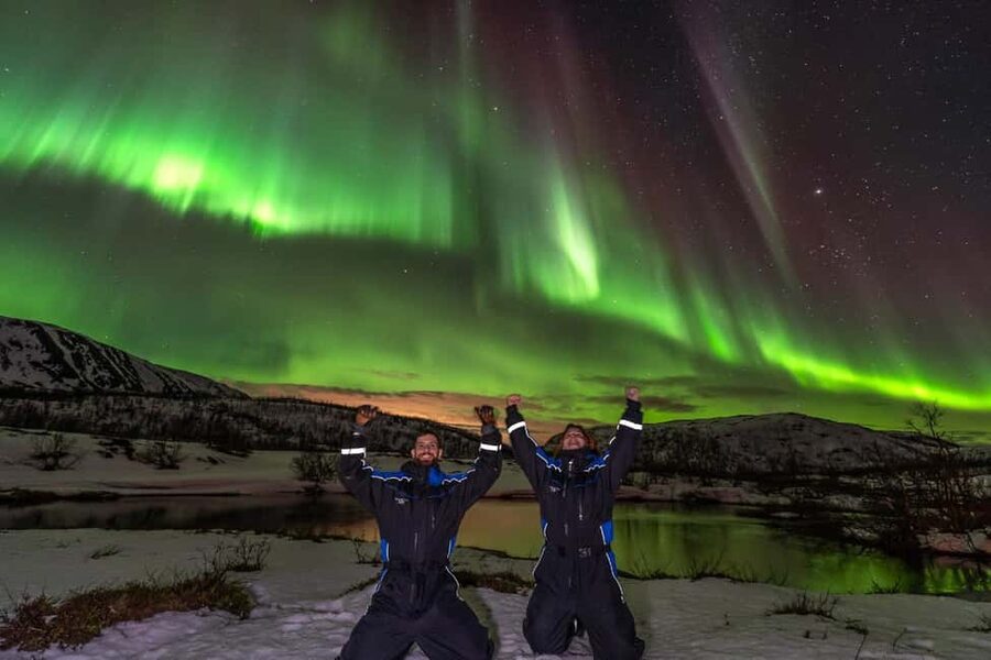 Tromsø: Premium Northern Lights Chase with Free Photos - From Scandic Ishavshotel to the Arctic road