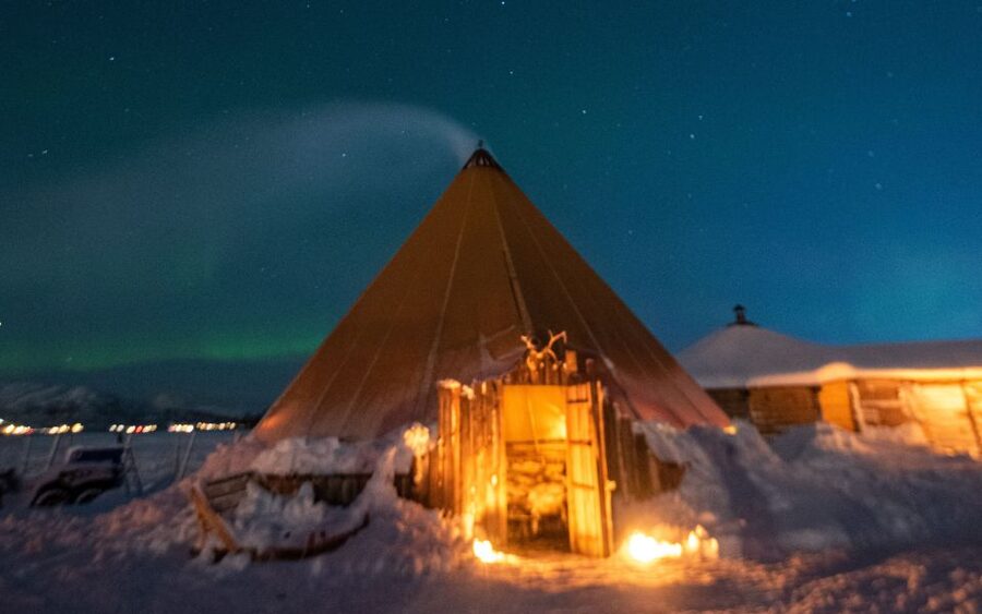 Tromsø: Reindeer Camp Dinner with Chance of Northern Lights - Who will enjoy this evening most?