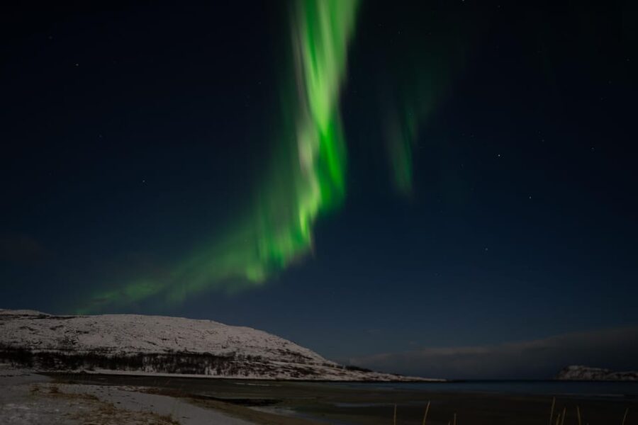 Tromsø: Small-Group Adventurous Northern Lights Hunt - Photography help for beginners and phone users
