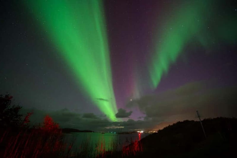 Tromsø: Small-Group Northern Lights Tour by Minibus - Free photos and useful camera help