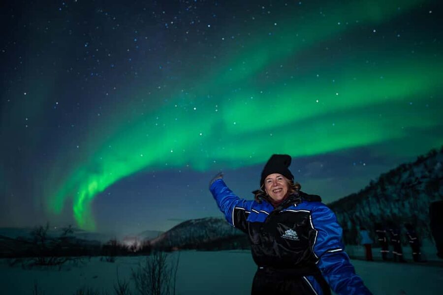 Tromsø: Unlimited Northern Lights Chase Across Borders - The cold, the clothing, and the practical comfort