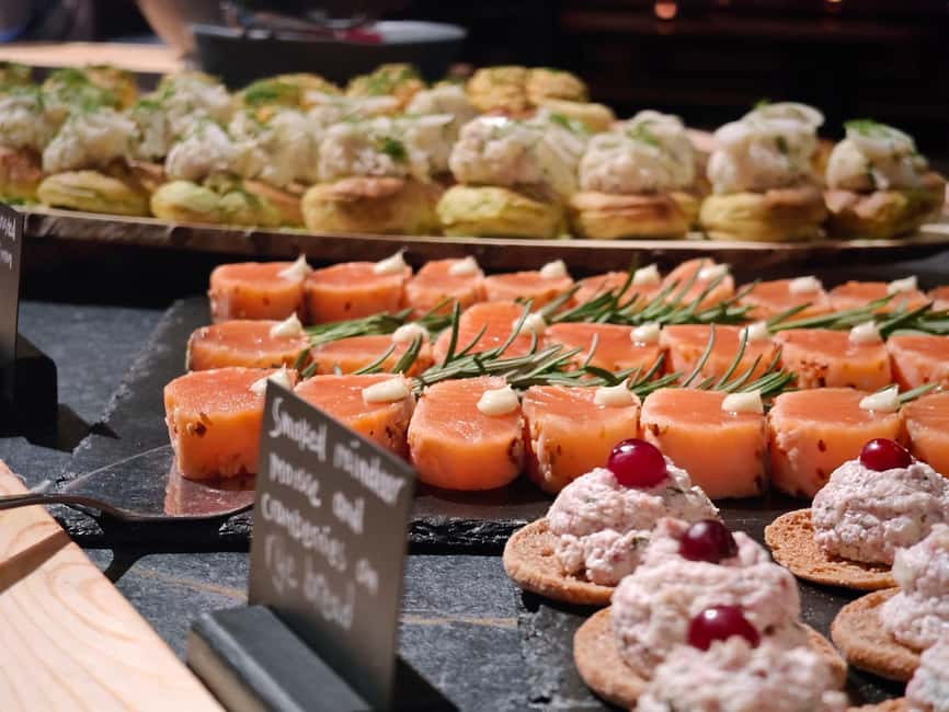 Ylläs: Northern Lights Dinner with Snowcat Ride - Key points at a glance