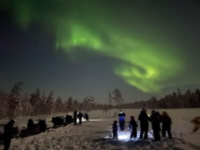 Ylläs: Northern Lights Snowmobile Safari with Transfers